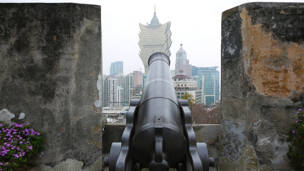 Mount Fortress Cannon