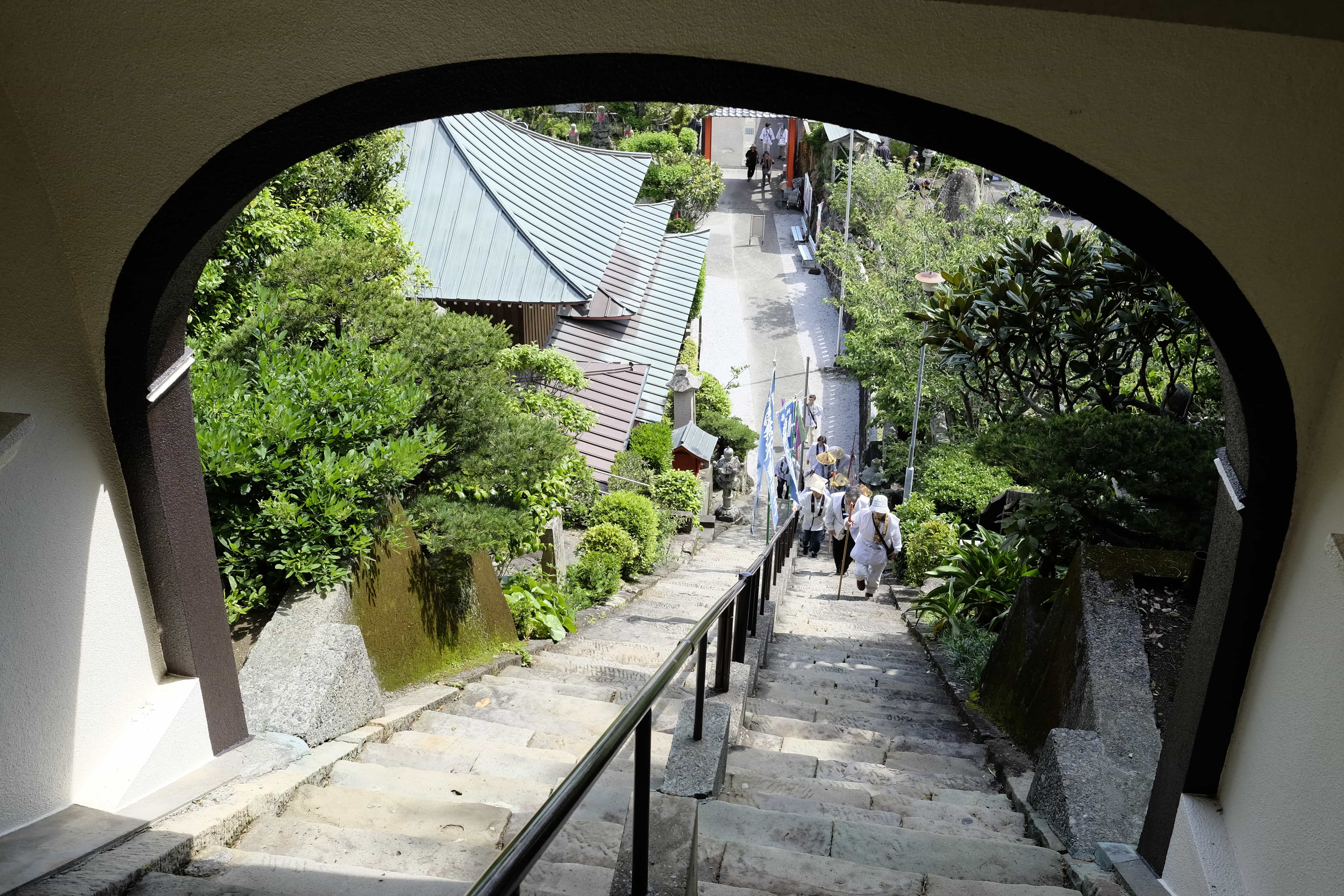 Pilgrims ascending to Shinshō-ji