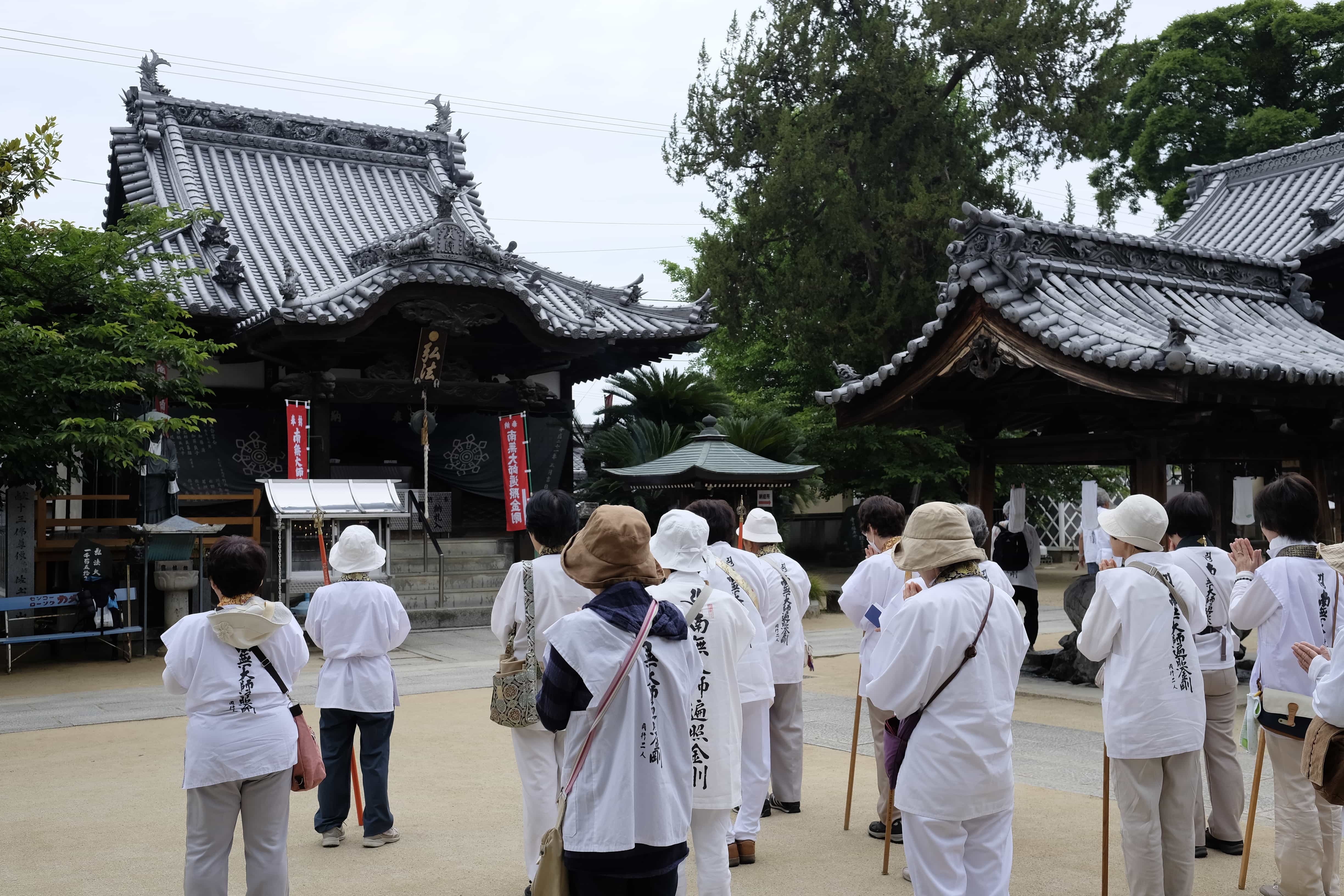 Pilgrims at Enmyō-ji